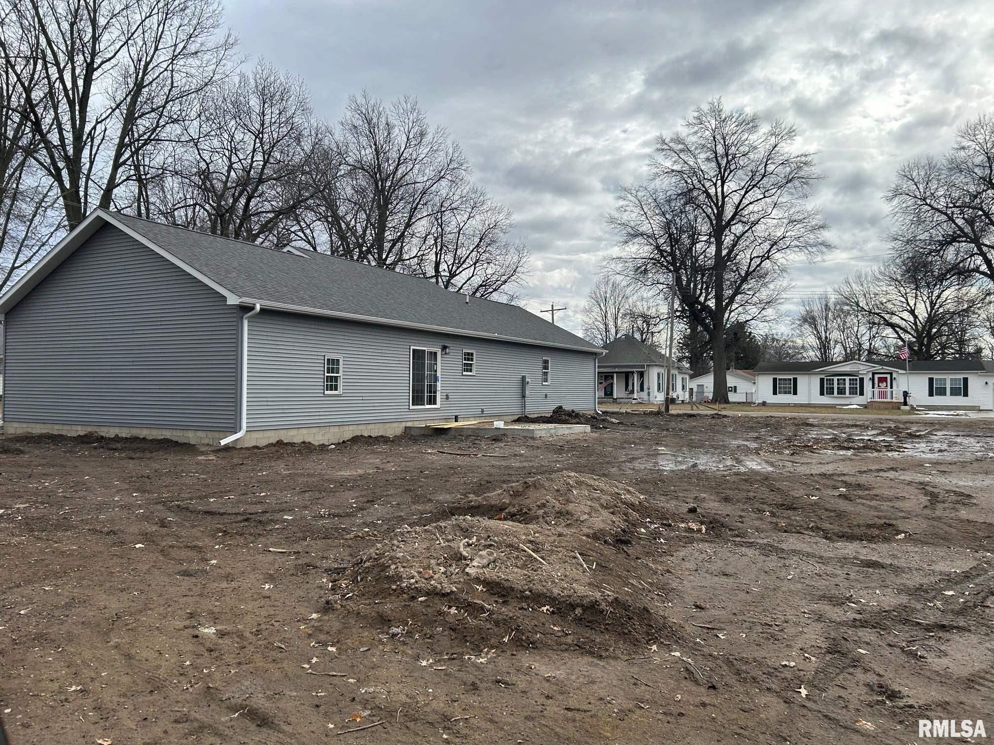 907 N Snodgrass Street. Taylorville, IL 62568