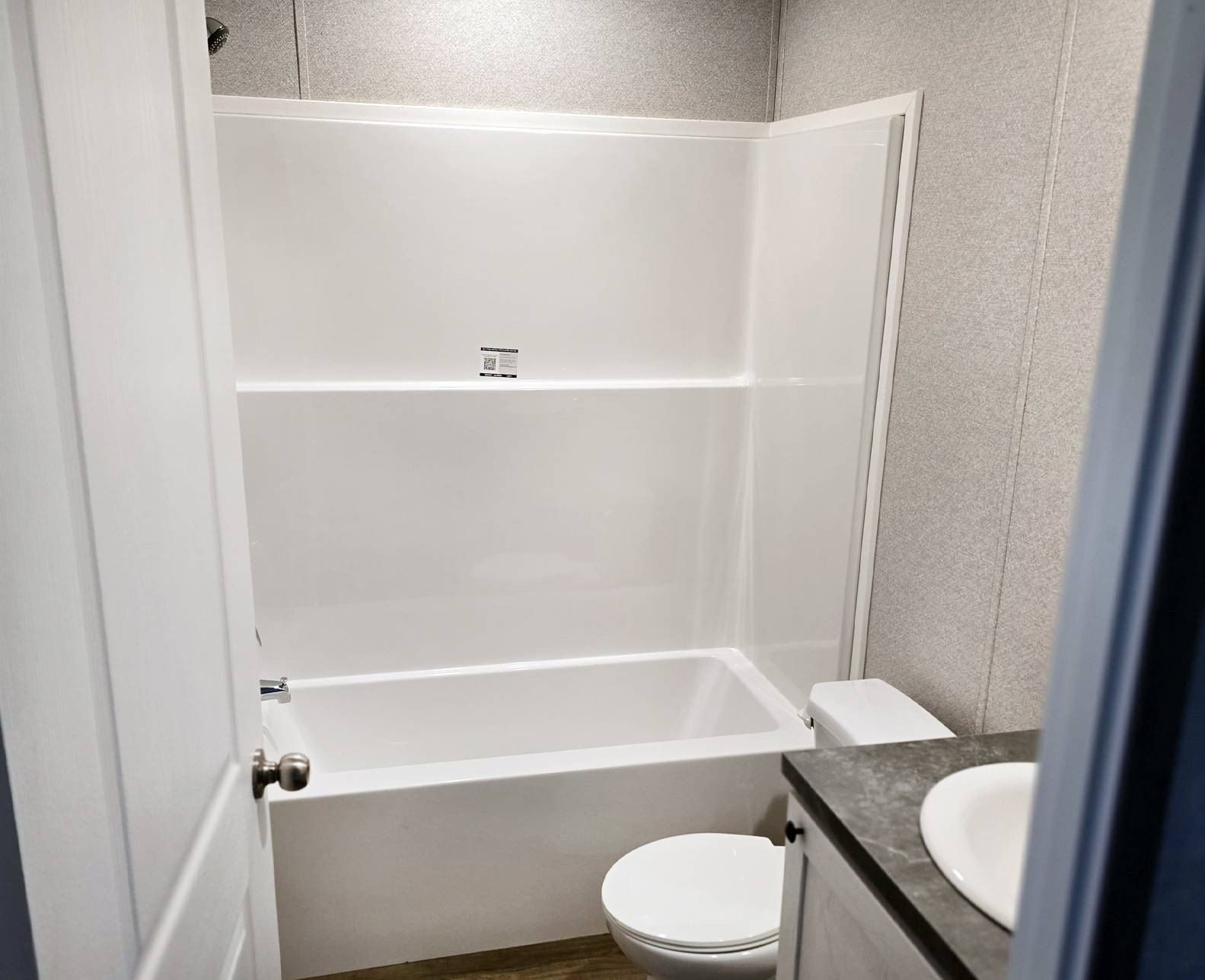 203 Pinewood. Chillicothe, IL 61523