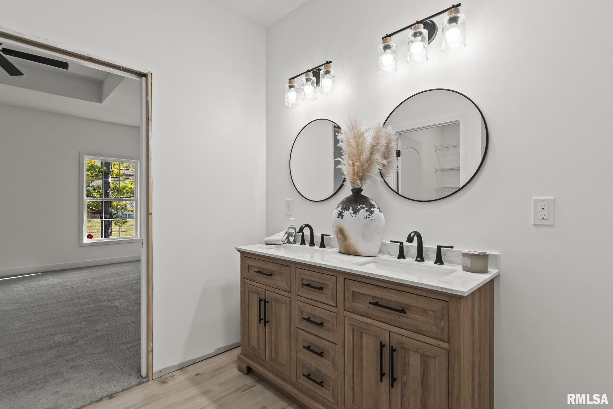 316 Boulder Creek Drive. Chatham, IL 62629