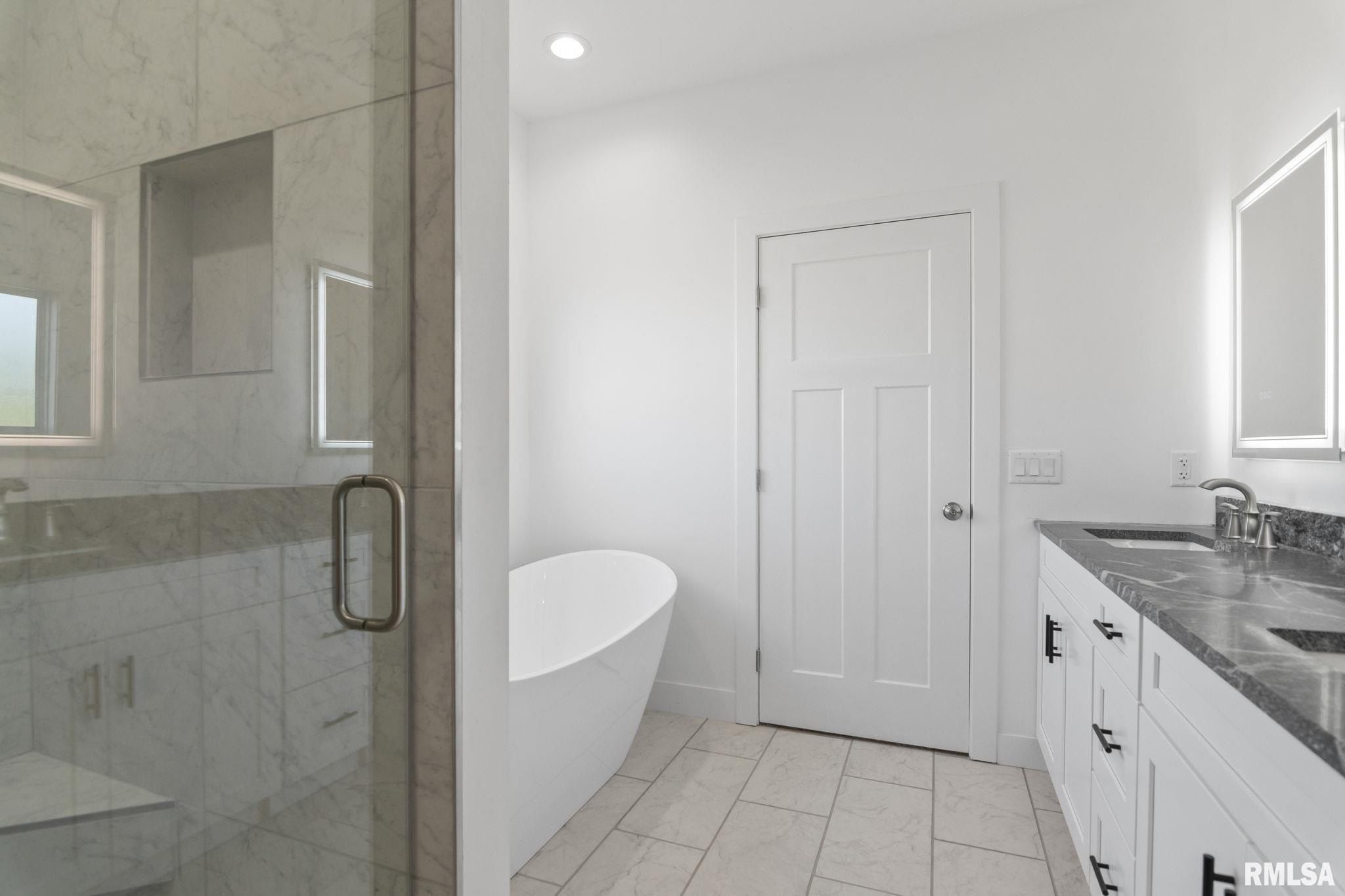 72 Moonlight Court. Chatham, IL 62629