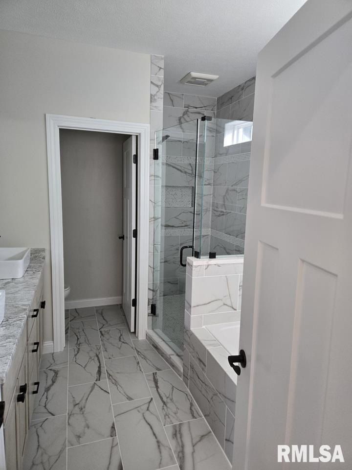 11227 N Stone Creek Drive. Dunlap, IL 61525