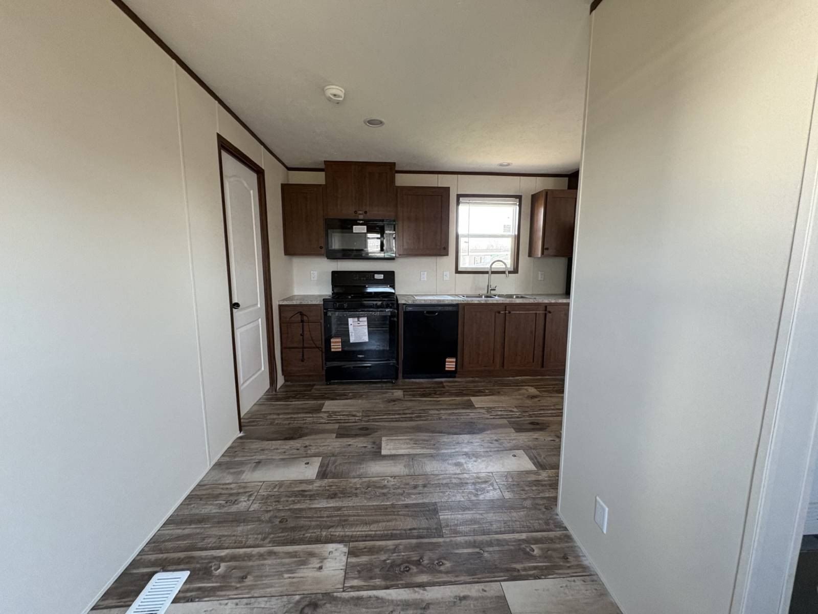 74 Slavik Ave. Pontiac, IL 61764