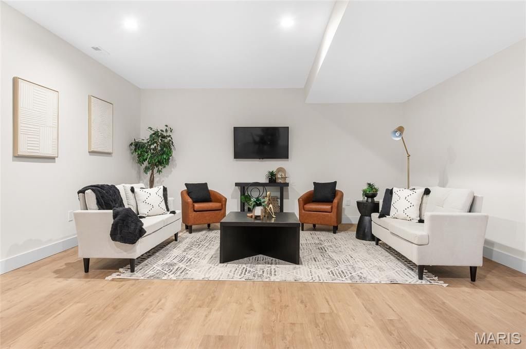 7975 Matterhorn Canyon Road. Caseyville, IL 62232