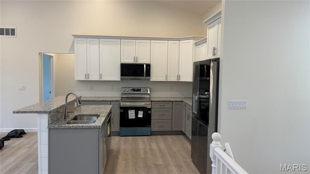 1001 Grafton Hills Drive. Grafton, IL 62037