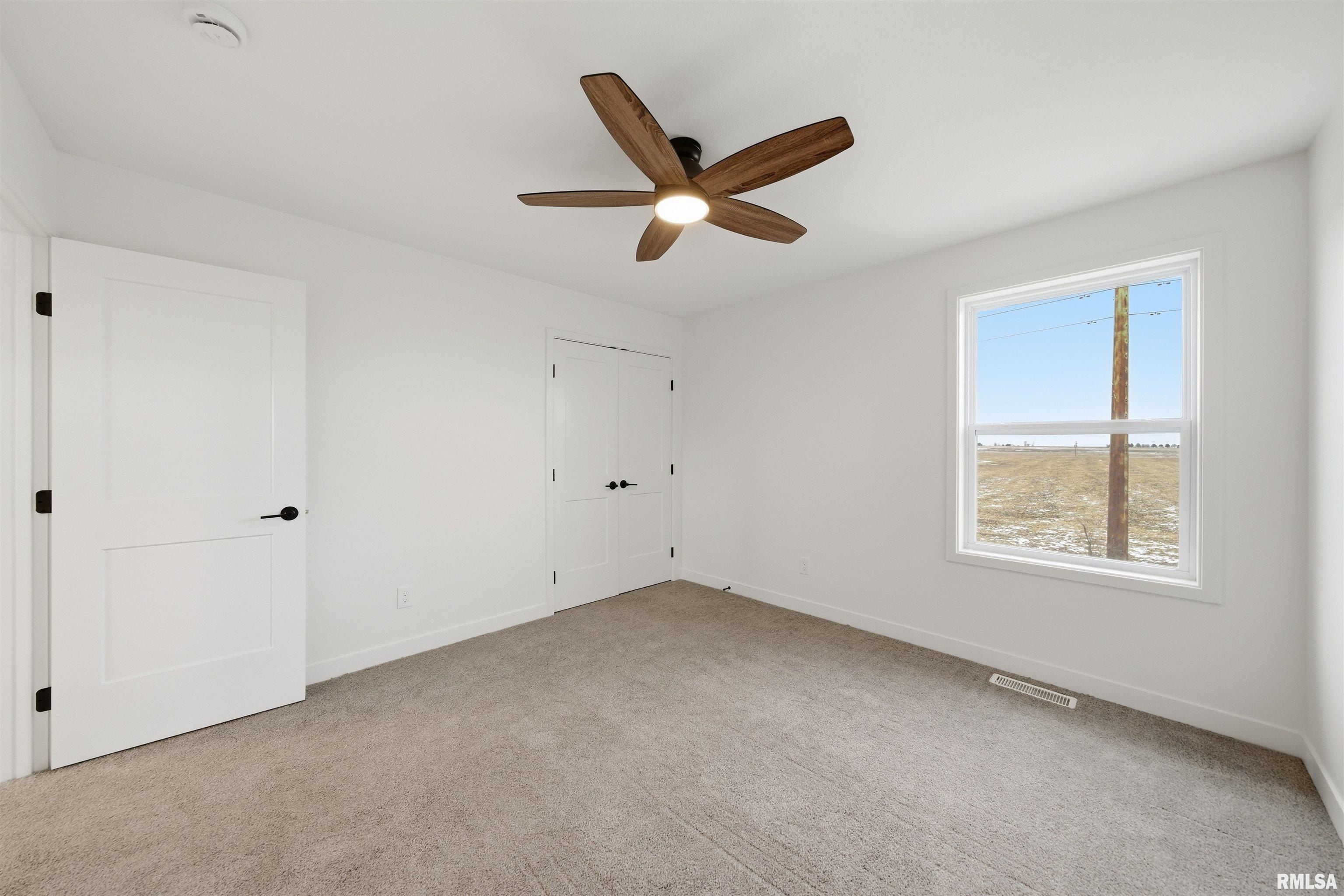 1617 Rustic Oak Drive. Washington, IL 61571