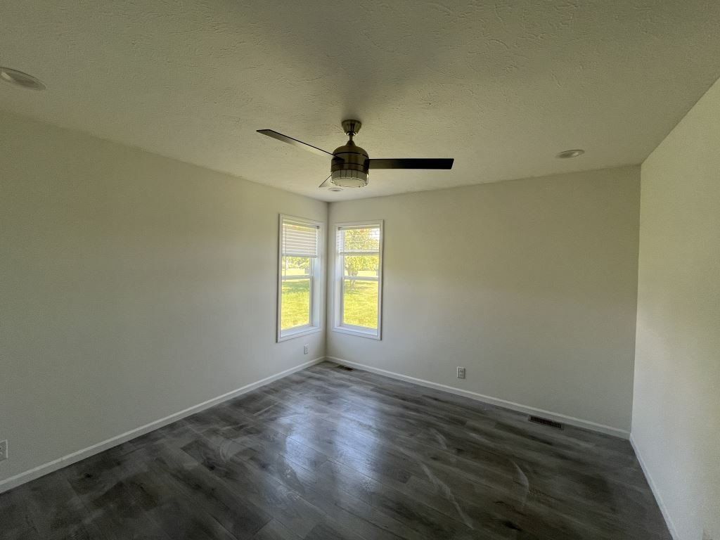 6 Swan Lane. Beecher, IL 60401