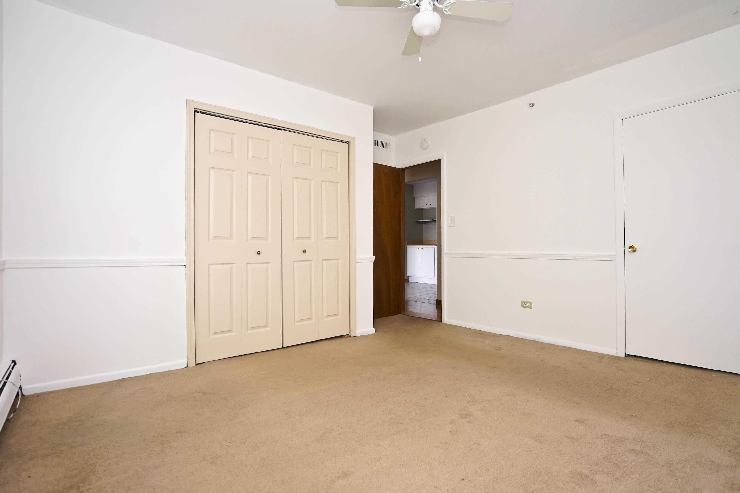 126 S La Londe Avenue. Addison, IL 60101