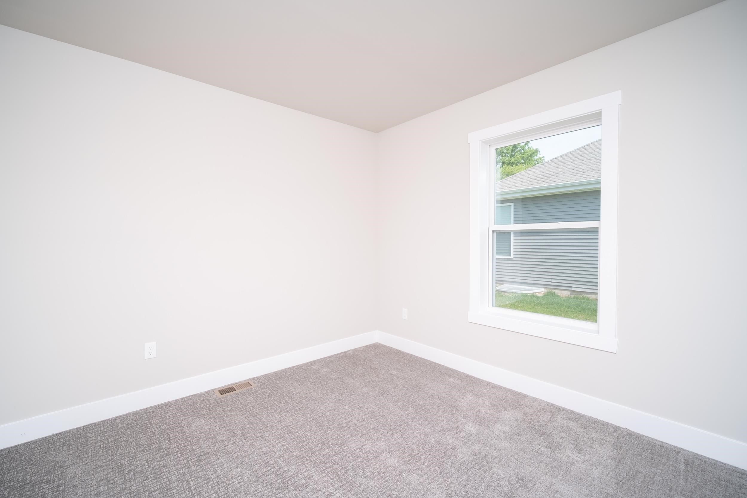 9772 Hawks Pointe Trail. Roscoe, IL 61073