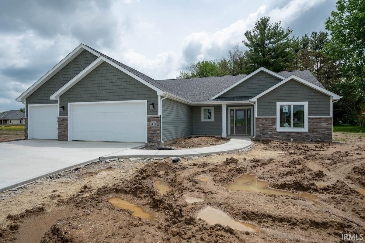 1439 Din Cove. Huntertown, IN 46748