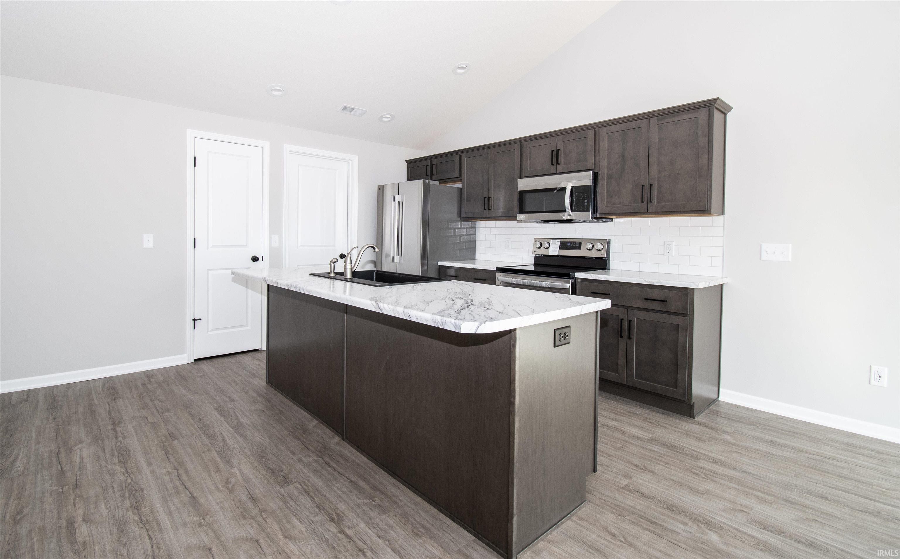 810 Knights Crossing. Kendallville, IN 46755