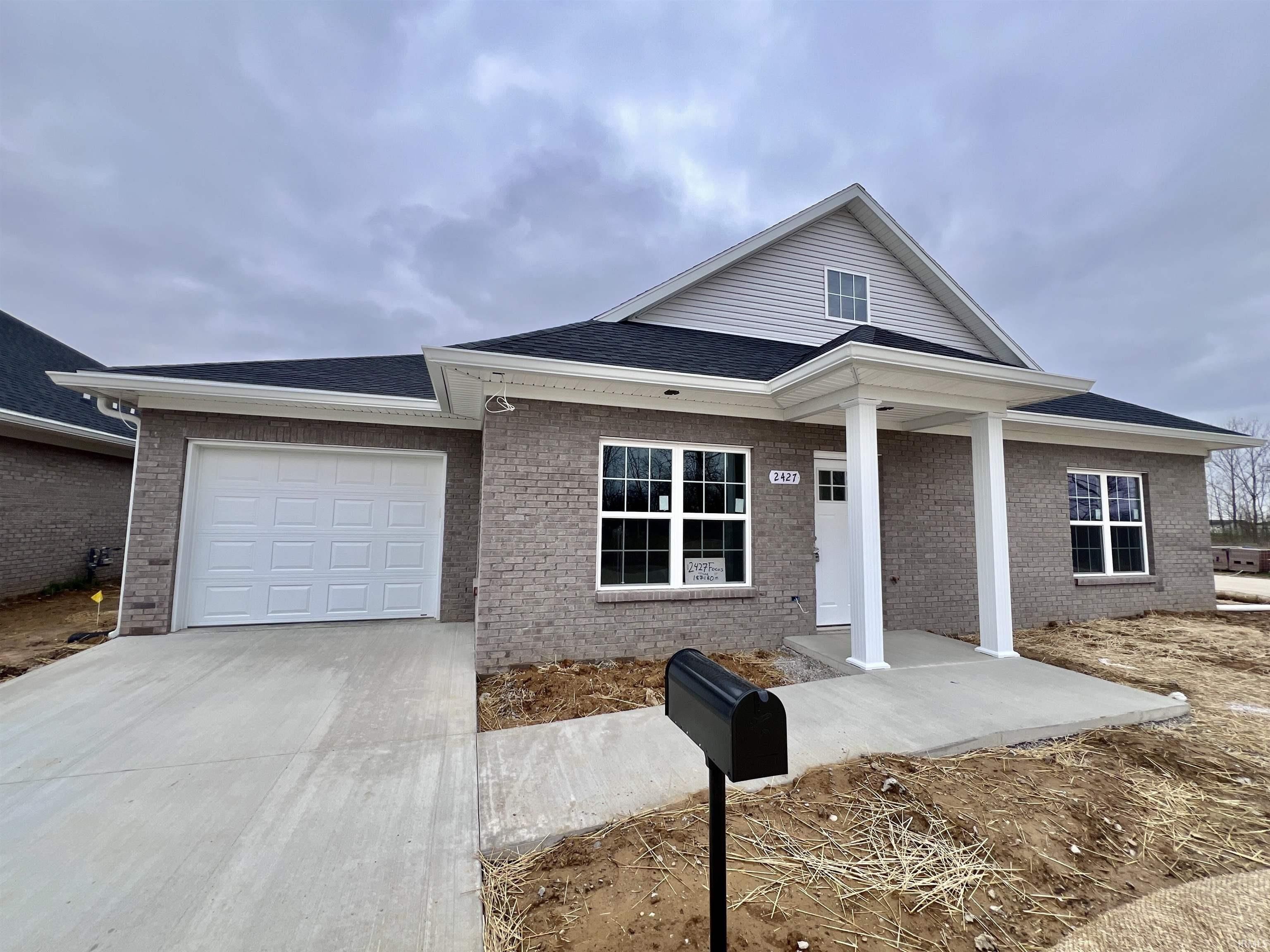 2427 Focus Trace. Evansville, IN 47715