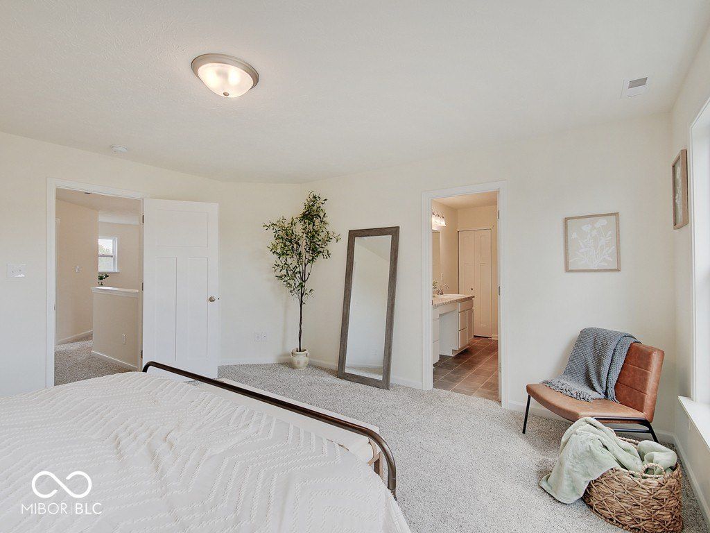 3923 Windstar Way. Columbus, IN 47203