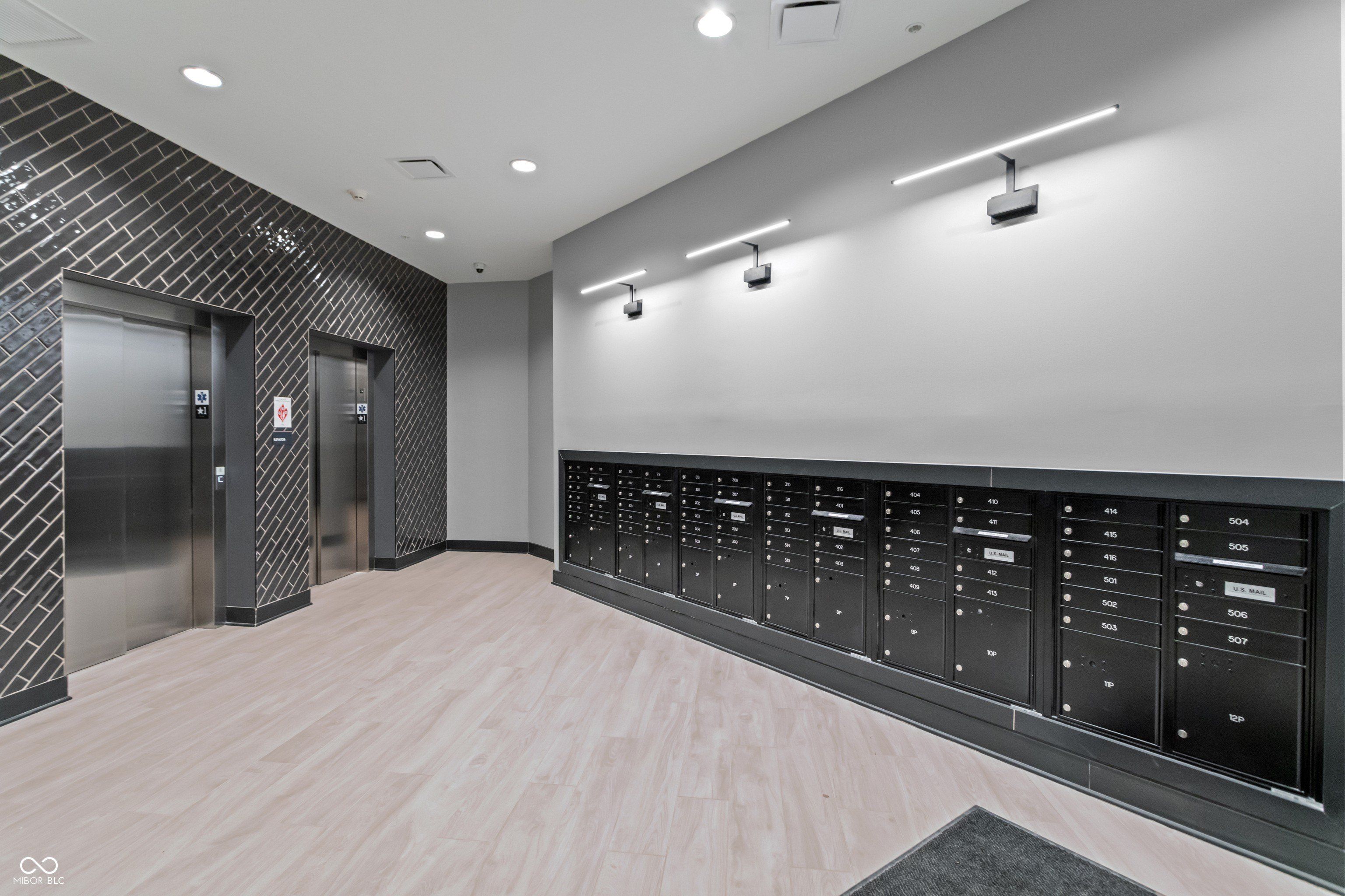 1155 S Rangeline Road. Carmel, IN 46032