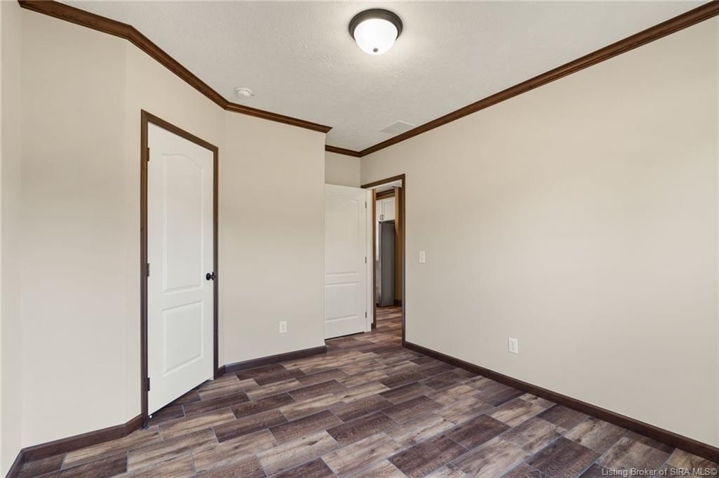 6136 W Fairview Road. Taswell, IN 47175