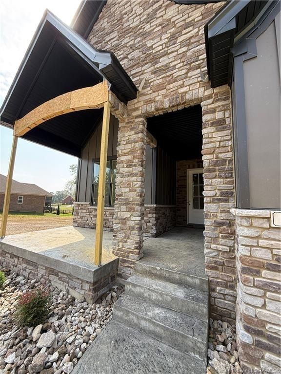 306 Tuscany Drive. Floyds Knobs, IN 47119