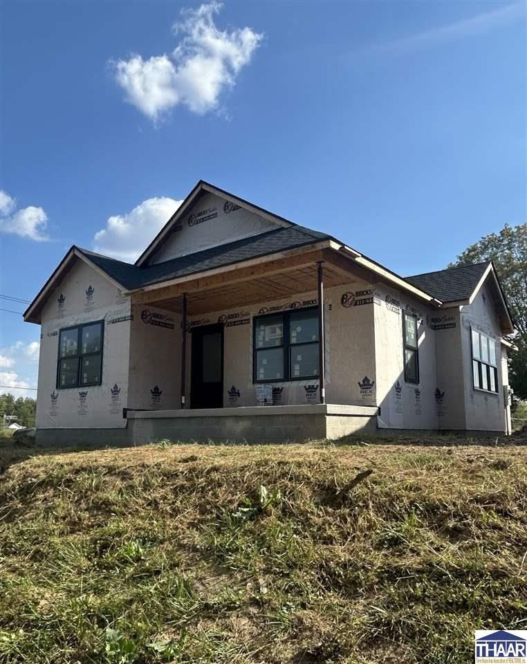 325 E Wall Street. Sullivan, IN 47882