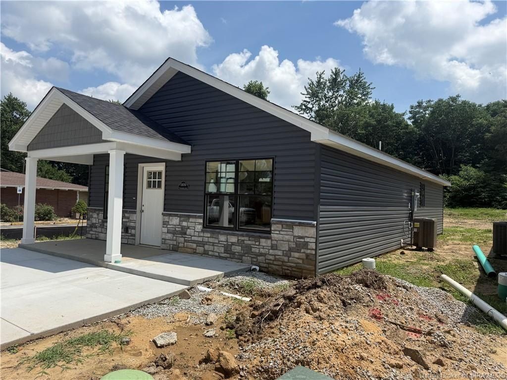 1404 Frederick Avenue. Jeffersonville, IN 47130