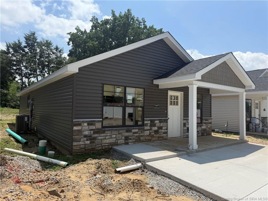 1402 Frederick Avenue. Jeffersonville, IN 47130