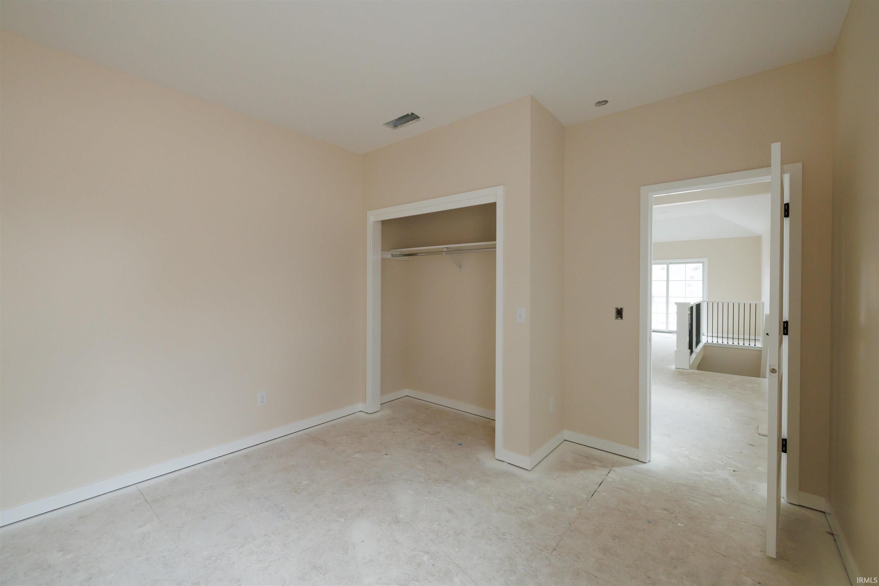 1004 E Hawthorn Lane. Columbia City, IN 46725