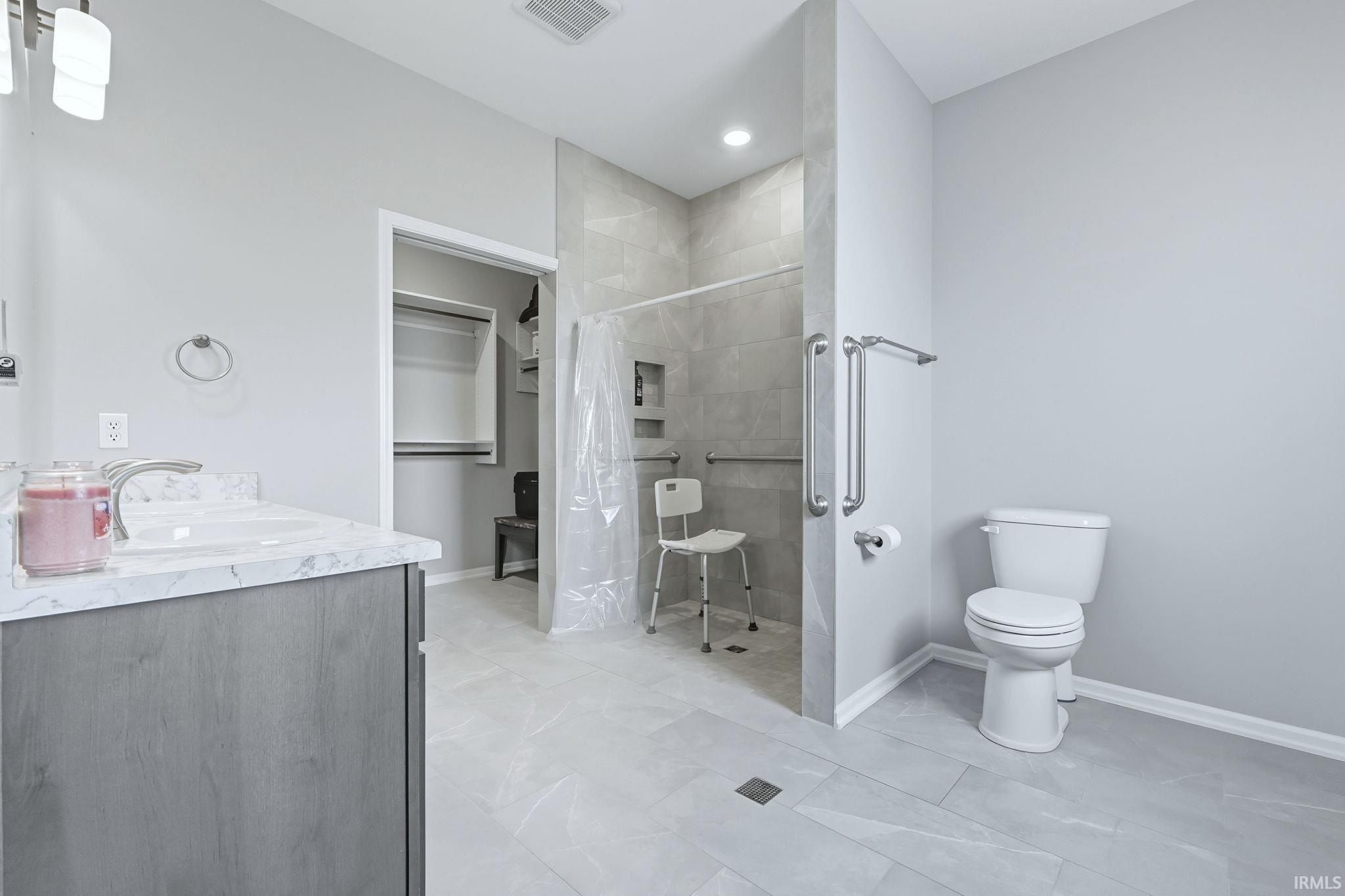 14719 Verona Lakes Passage. Fort Wayne, IN 46814