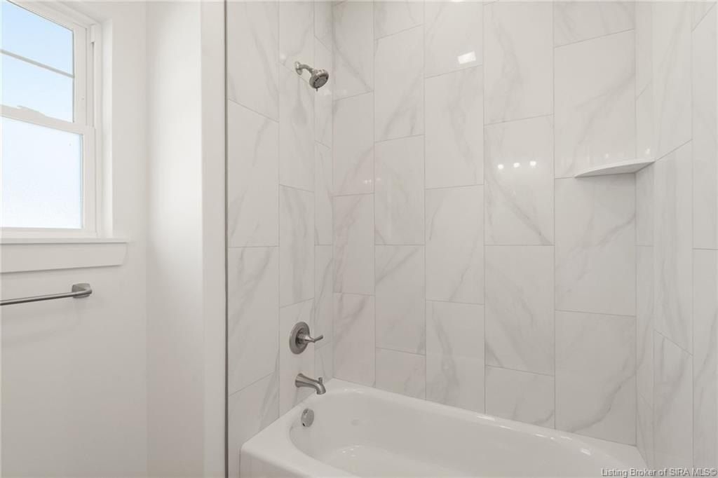 9303 Gleneagle Court. Charlestown, IN 47111