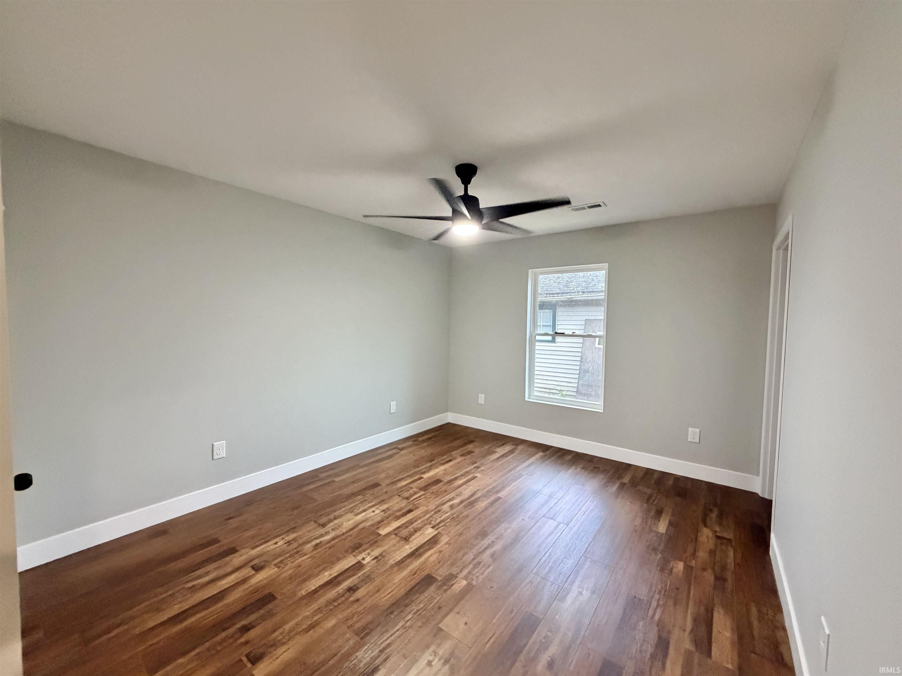 559 Nw 3Rd Street. Linton, IN 47441