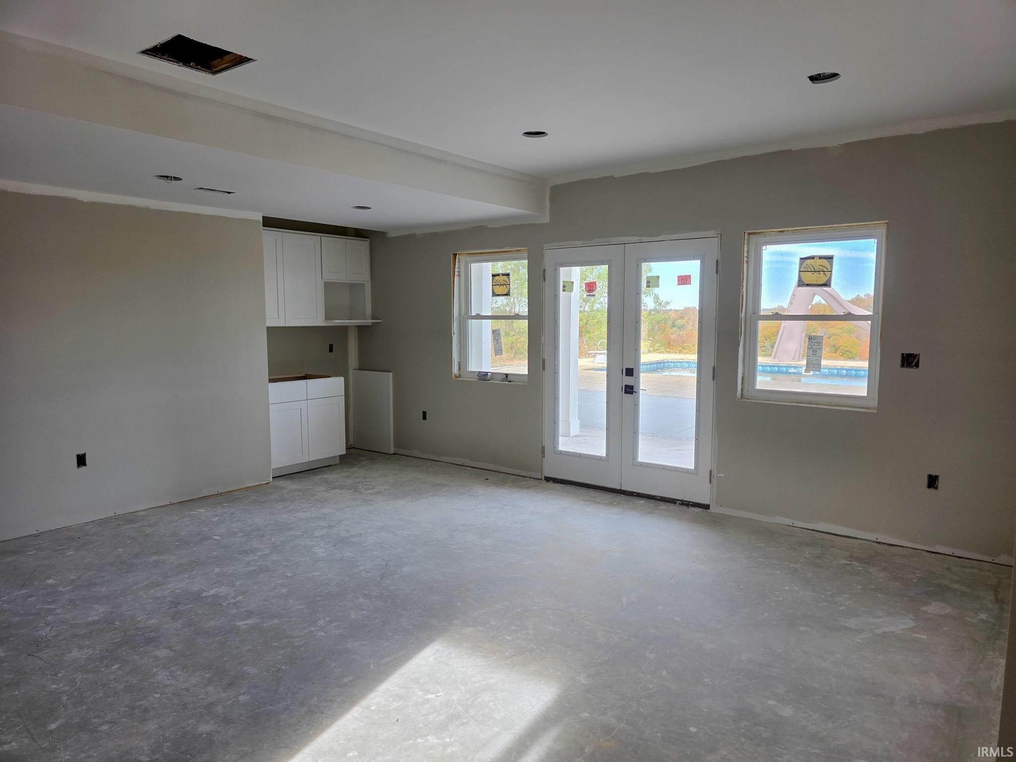 8247 E State Road 54. Bloomfield, IN 47424