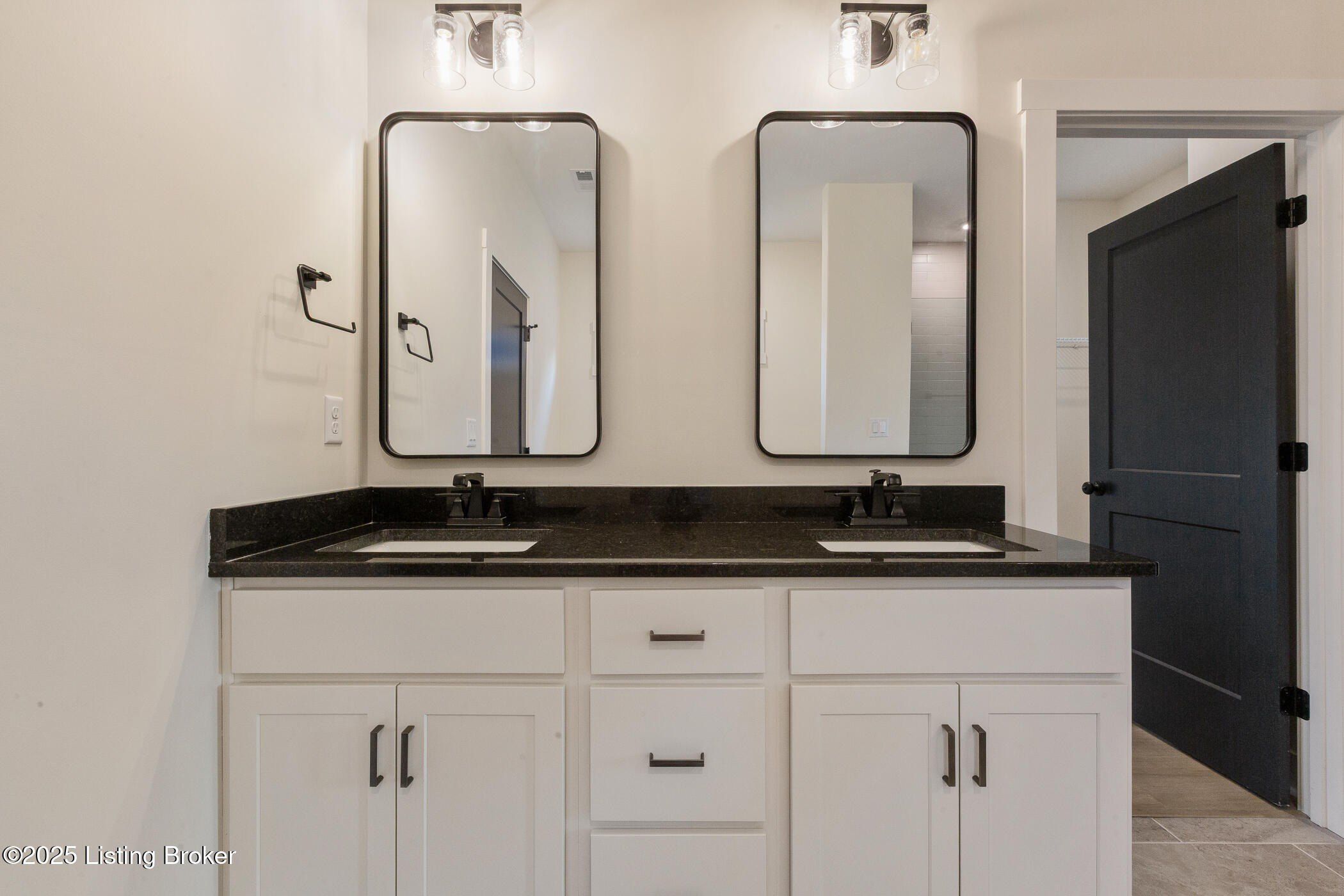 6407 Whispering Way Unit 911. Charlestown, IN 47111