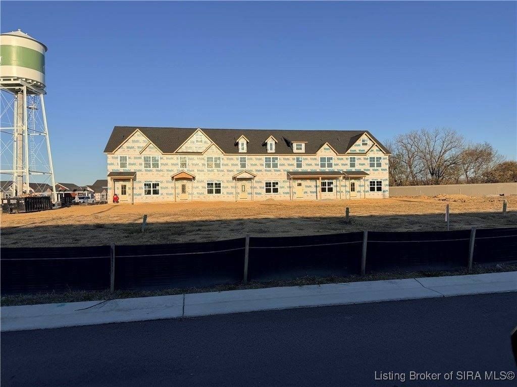 113 Nighthawk Place. New Albany, IN 47150