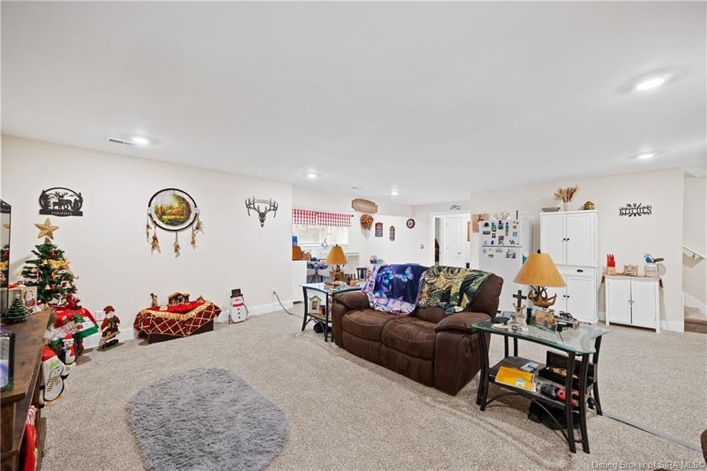 7702 Linwood Circle. Charlestown, IN 47111