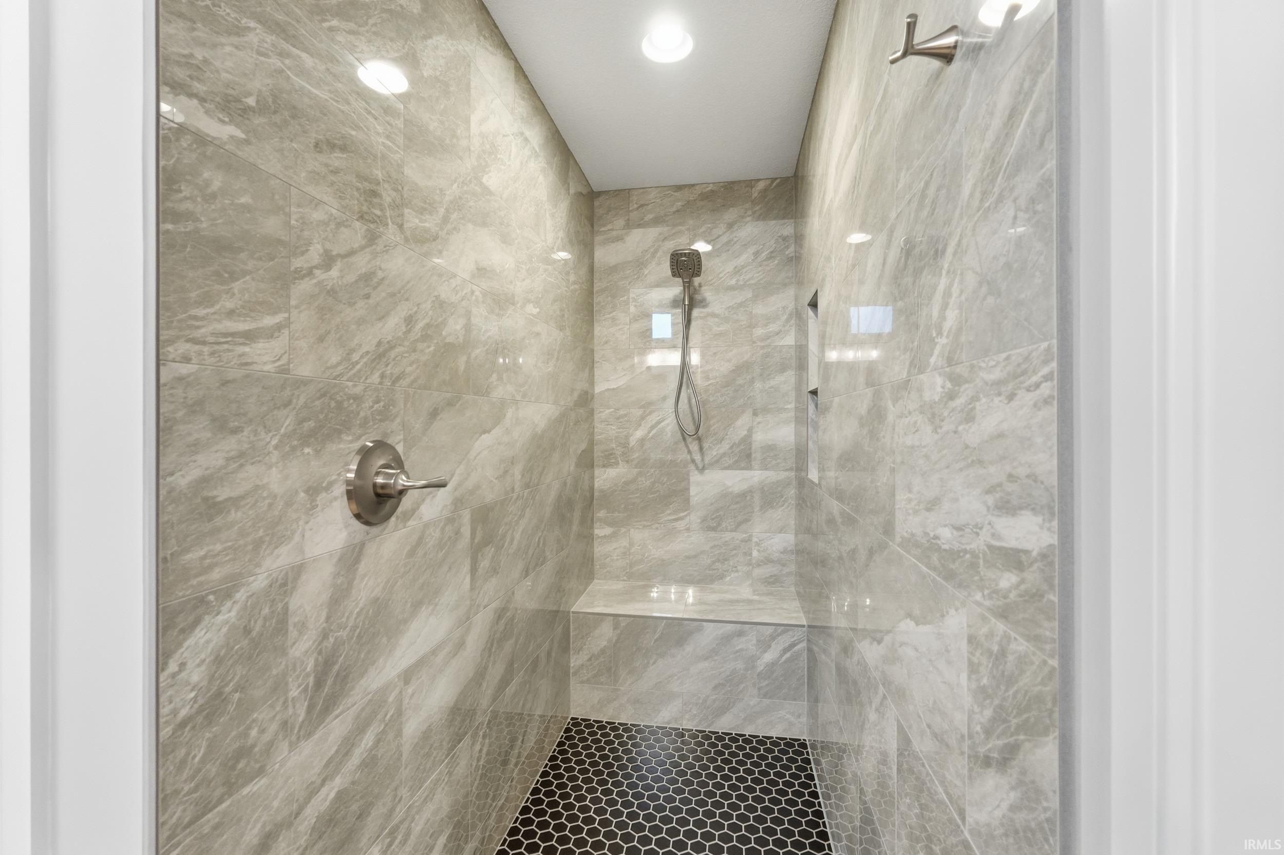 9378 Fuji Cove. Fort Wayne, IN 46835