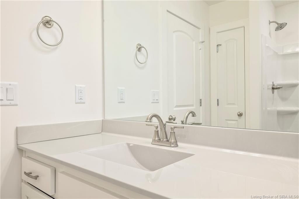 226 DriveIn Lot 2 Court. Charlestown, IN 47111