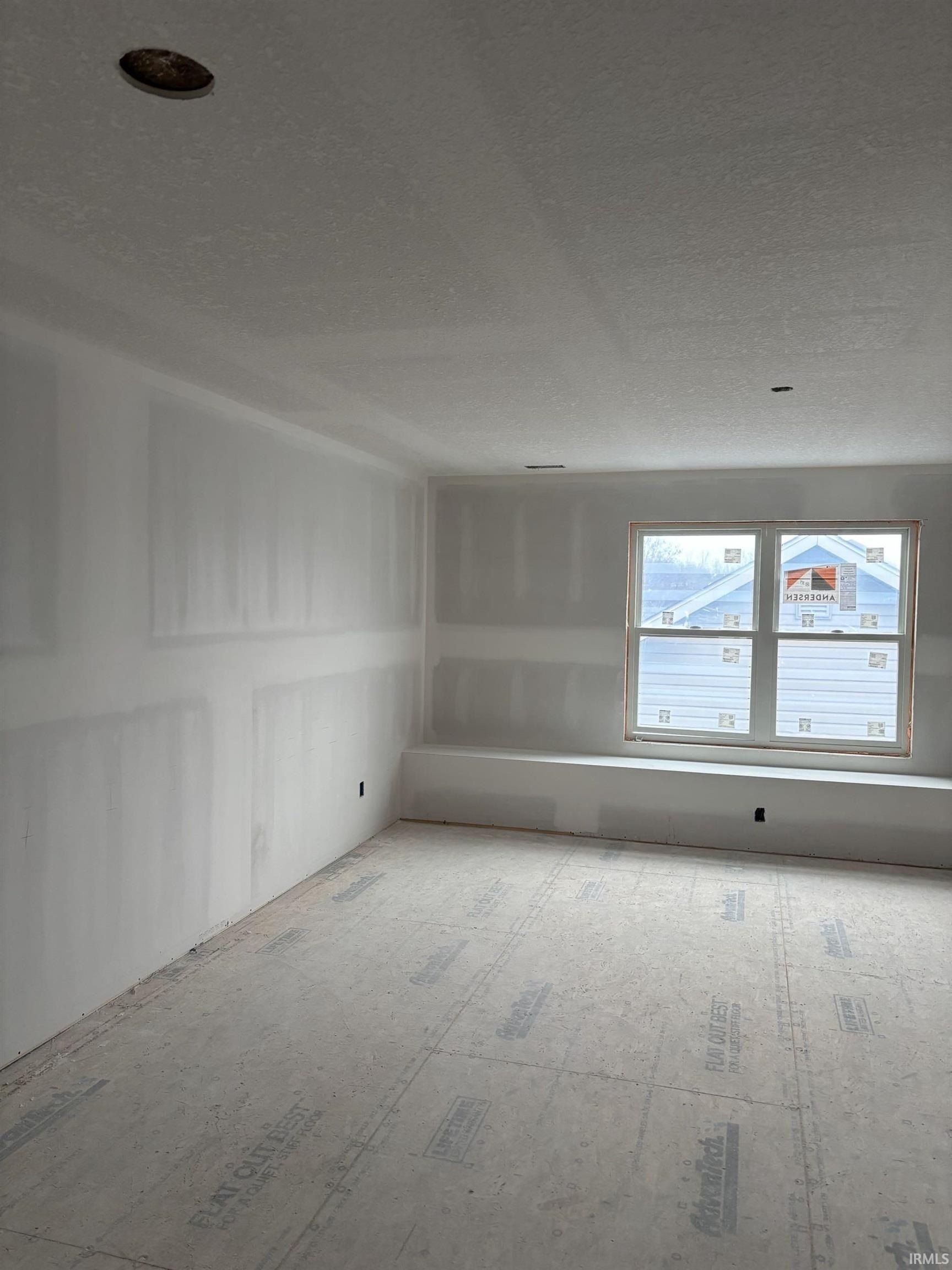 2079 Willow Bend. Huntington, IN 46750