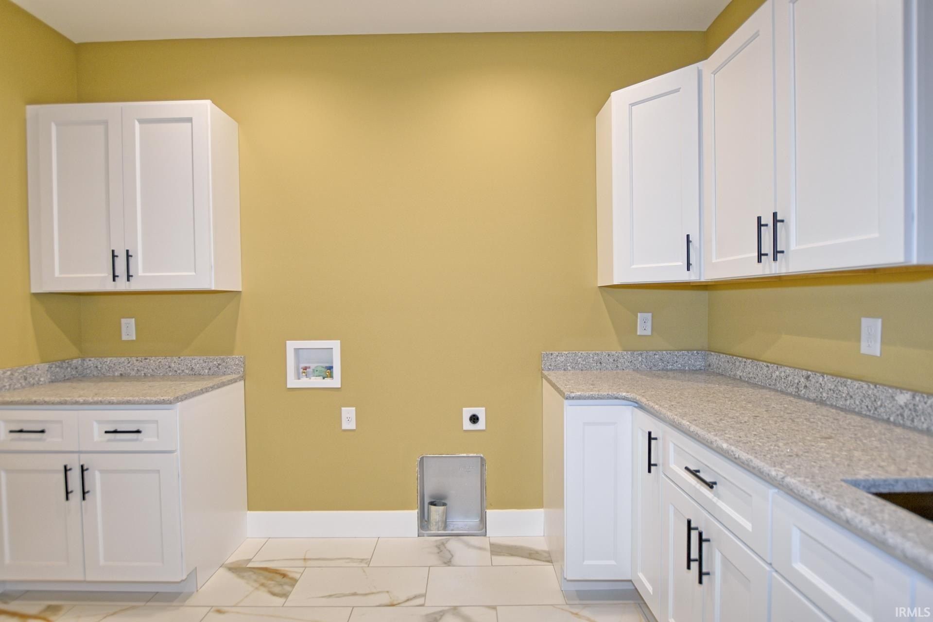 10143 Gallop Way. Evansville, IN 47725