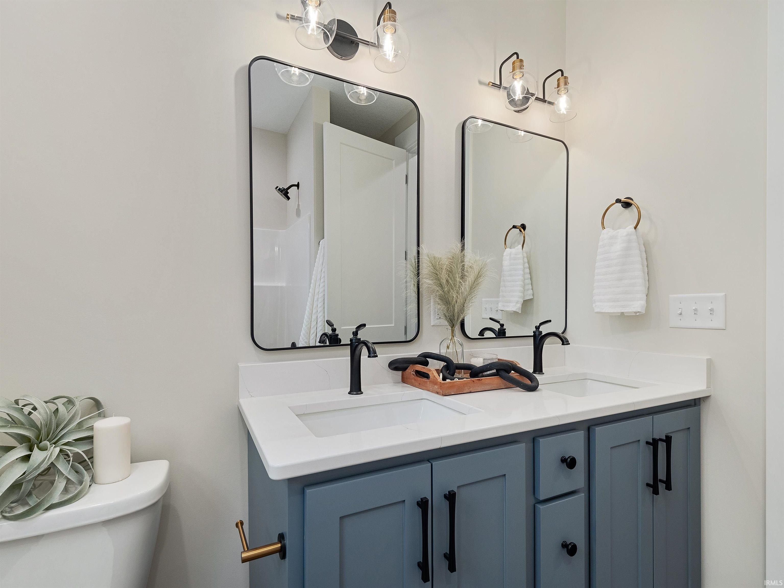 9186 E Snow White Road. Cromwell, IN 46732