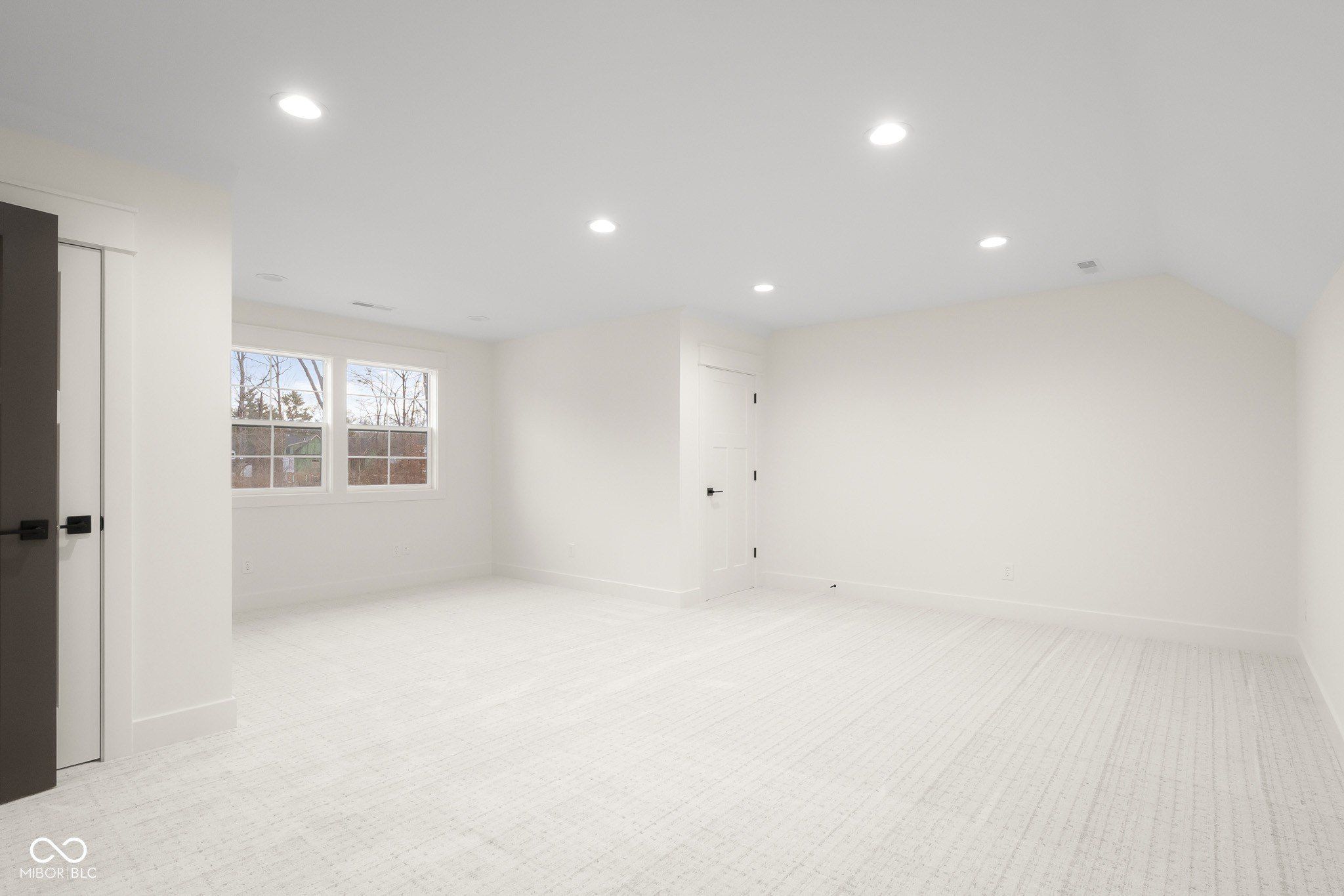 5166 Oak Ridge Trail. Columbus, IN 47201