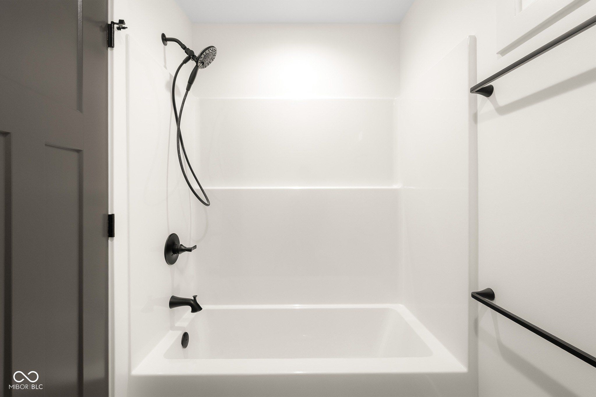 5166 Oak Ridge Trail. Columbus, IN 47201