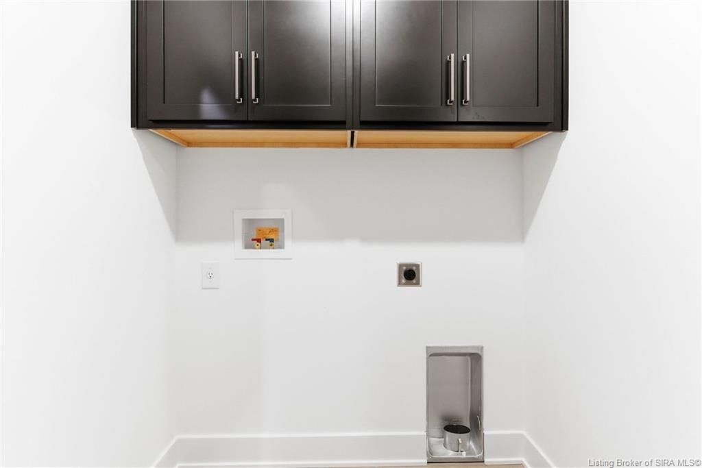 713 Lillian Way. Jeffersonville, IN 47130