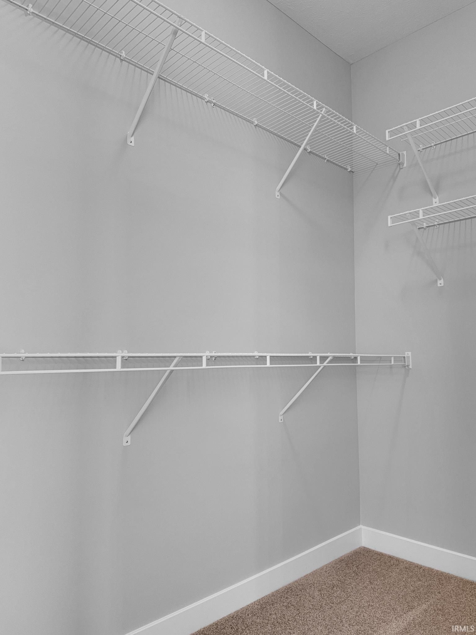 4681 Chelmsford Drive. Newburgh, IN 47630