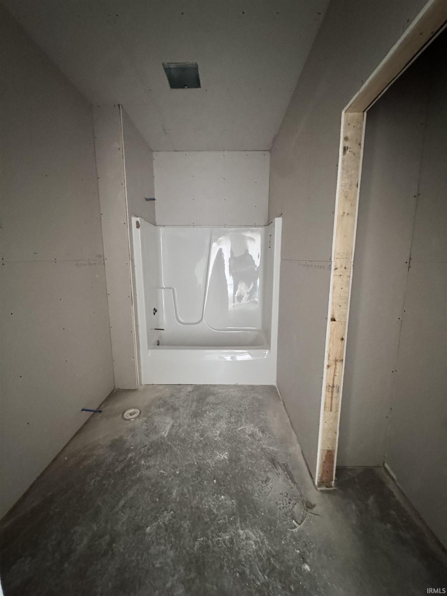 40 Howard Street. Converse, IN 46919