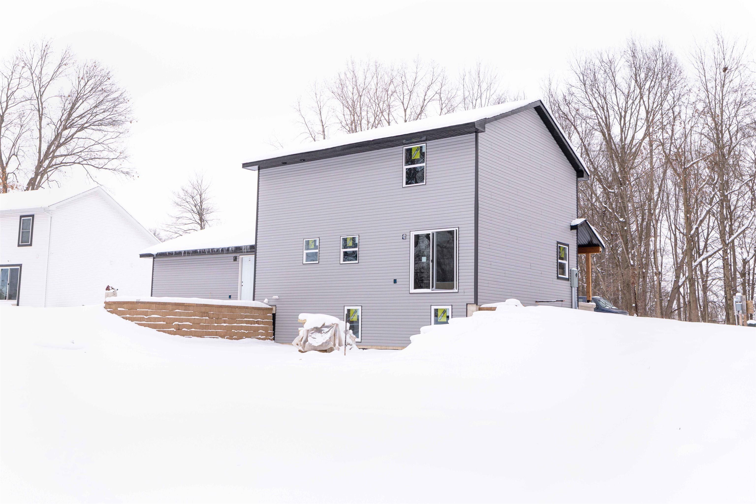 51249 Courtyard Lane. Elkhart, IN 46514