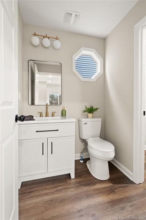 551 W Kenwood Avenue. Clarksville, IN 47129