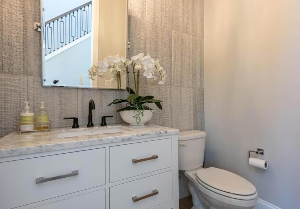 13042 Spirea Avenue. Saint John, IN 46373