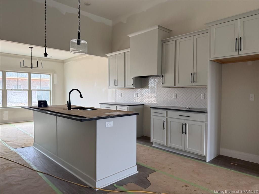 6414 Pleasant Run Unit 934. Jeffersonville, IN 47130