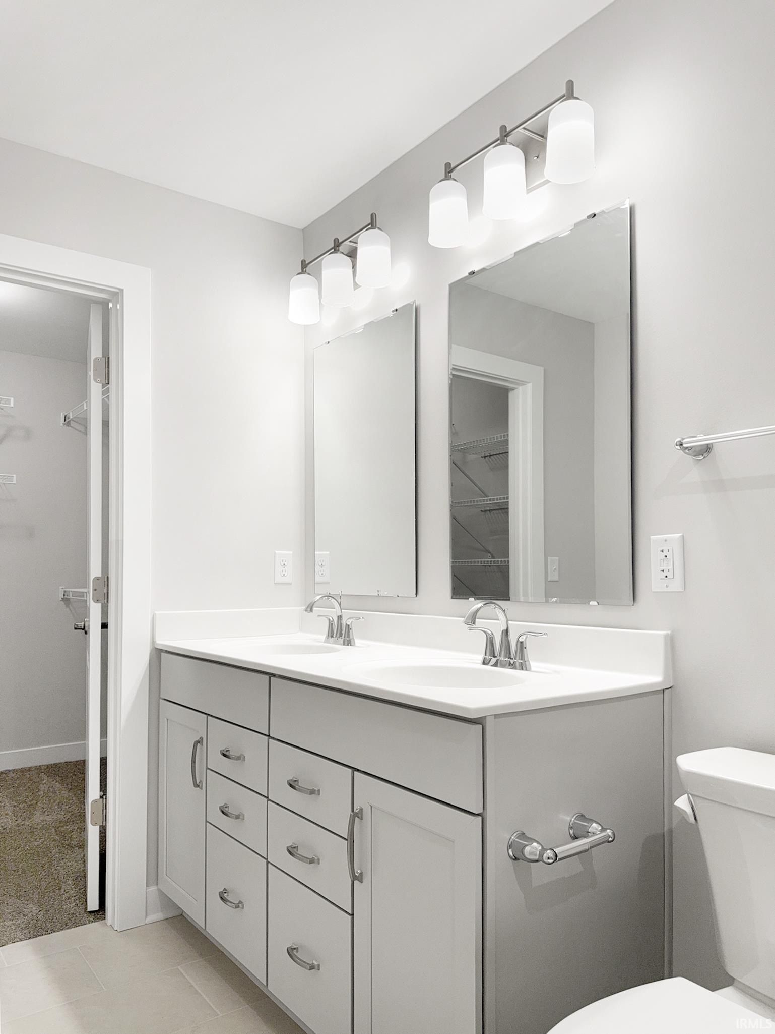 3175 Goswell Drive. Newburgh, IN 47630