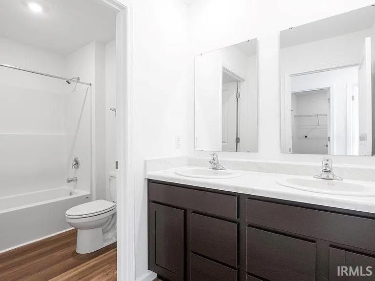 1401 Greencastle Drive. Warsaw, IN 46582