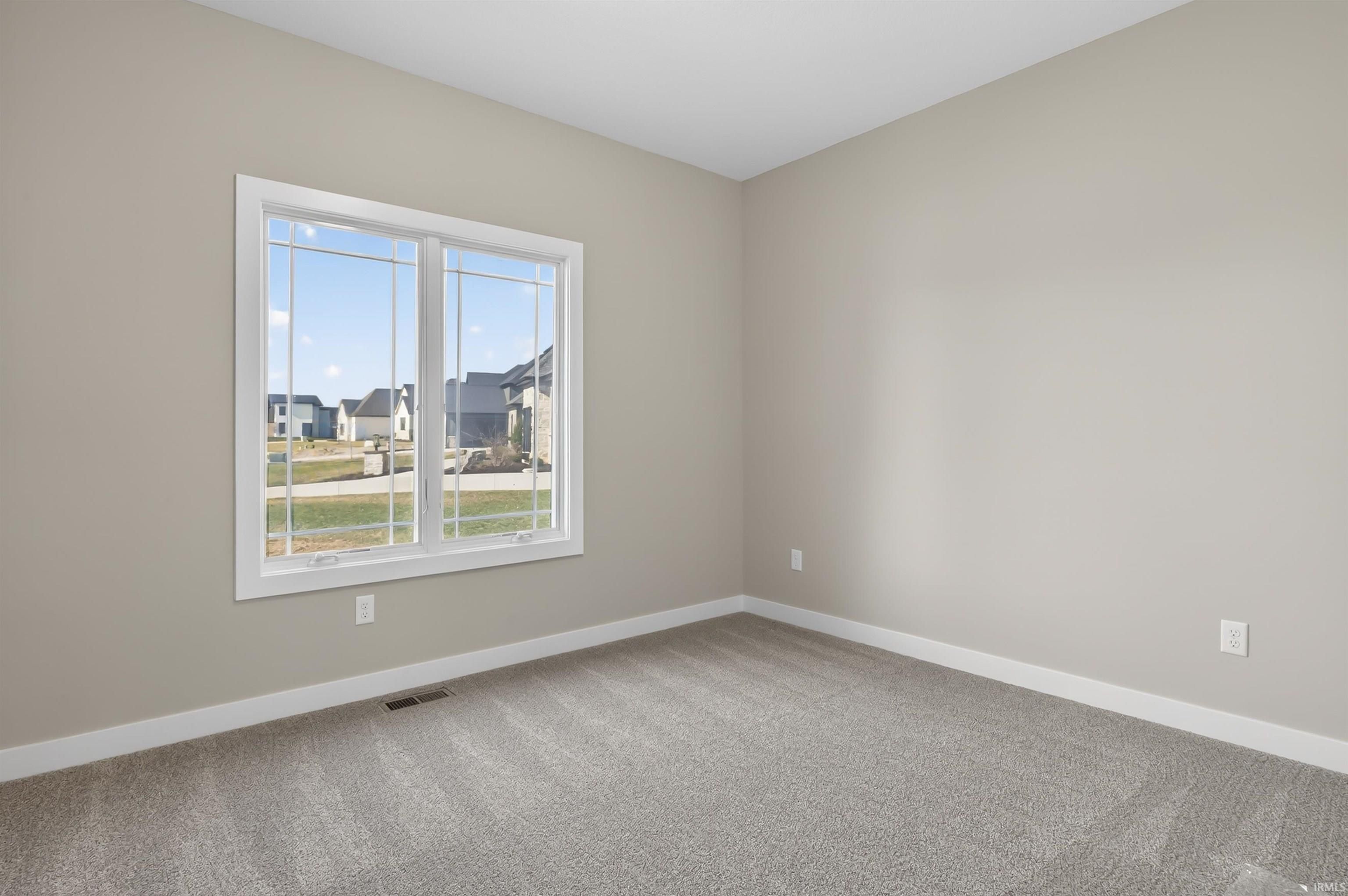 17749 Castlefeane Cove. Leo, IN 46765