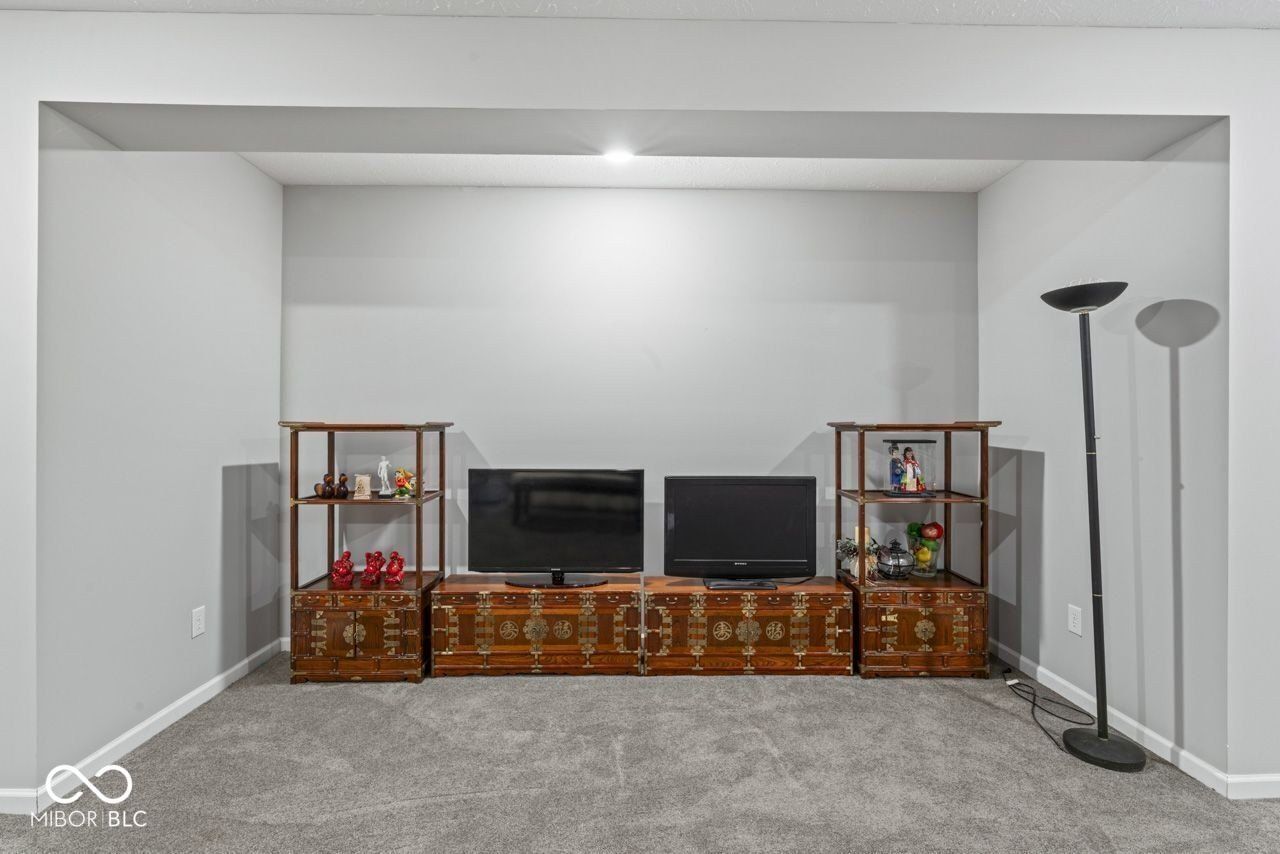 10780 Creekbed Circle. Fishers, IN 46038