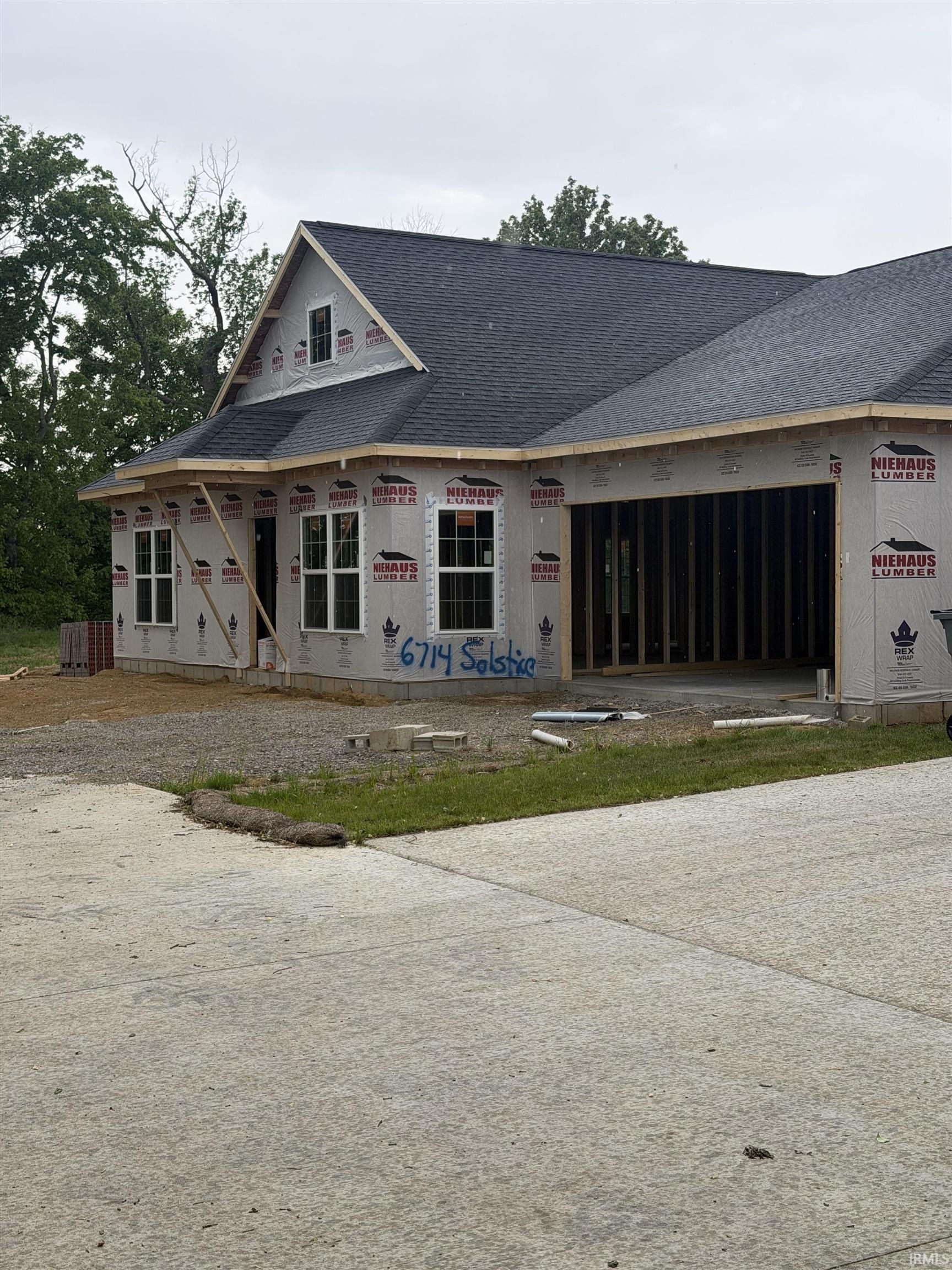 6714 Solstice Lane. Evansville, IN 47715