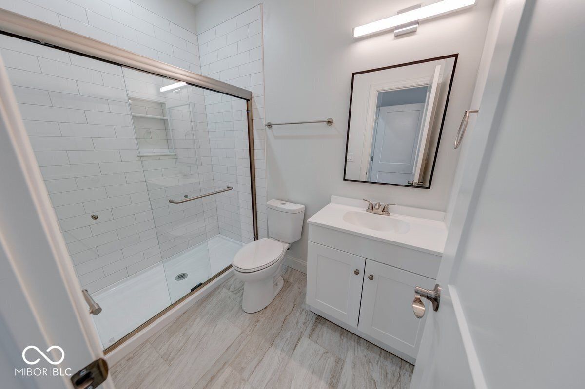 3915 N Hawthorne Lane. Indianapolis, IN 46226